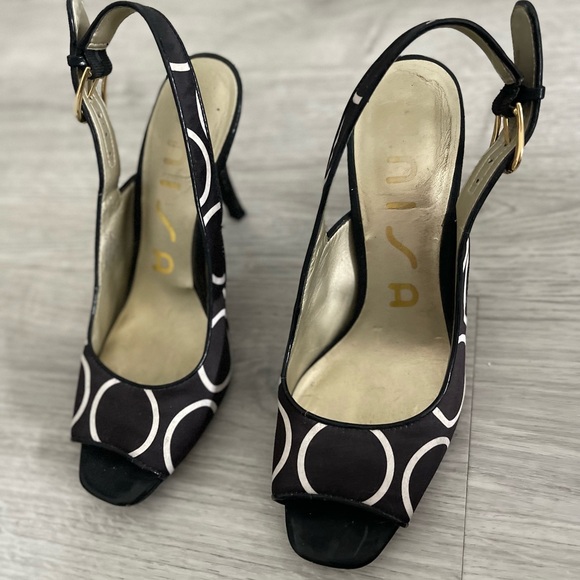 Black & White UNISA heels - Picture 6 of 8